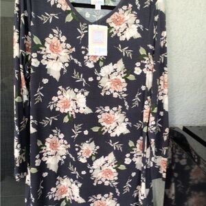LULAROE ELIZABETH Long Sleeve Tee NWT Medium Charcoal Floral Print.